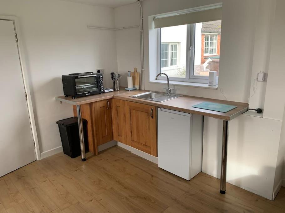 1 Bedroom Annex, Private Bathroom, Peaceful Area Claypits 외부 사진